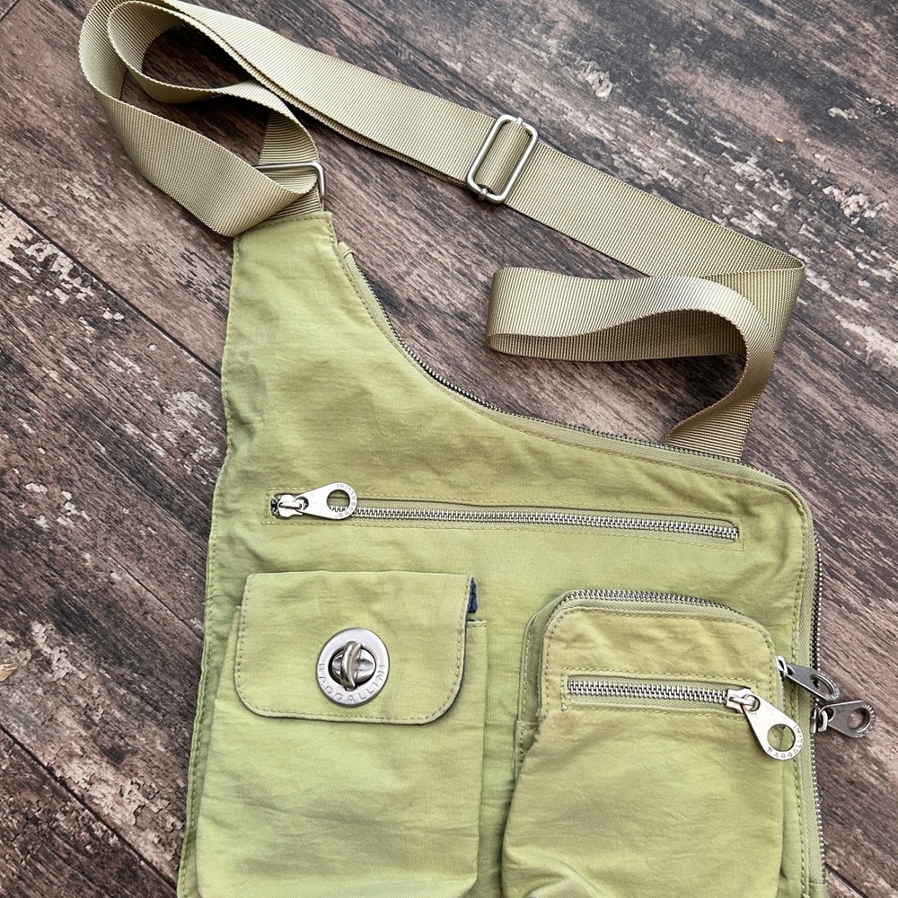 ***Baggallini Sage Green Crossbody Bag
